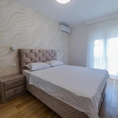28 * Podgorica