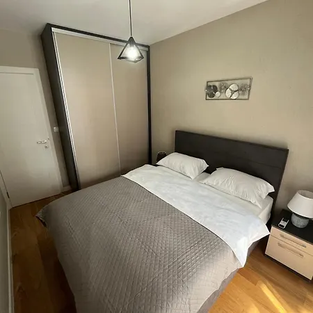 Apartment 28