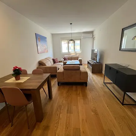 28 Apartment *