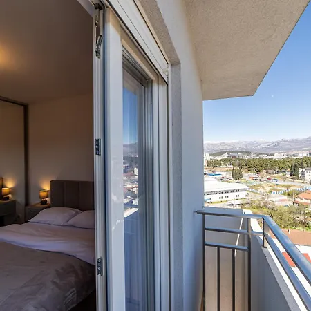 Apartment 28