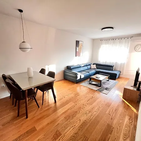 Apartment 28