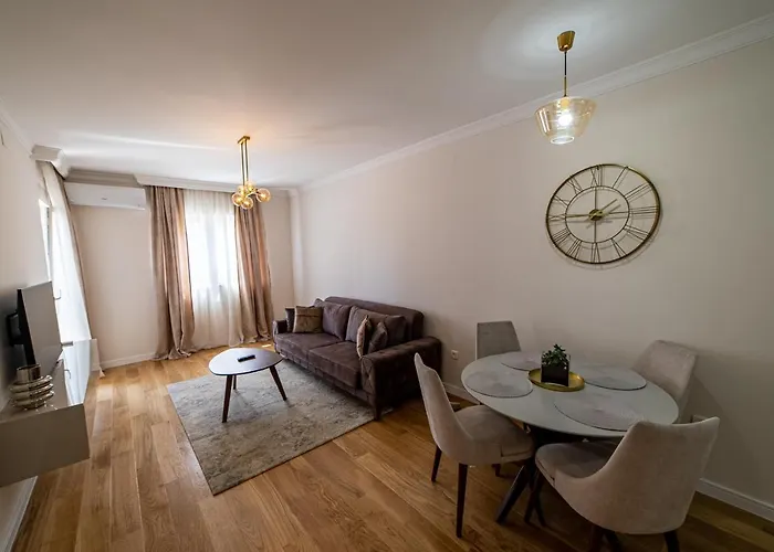 28 Apartament *