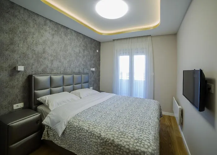 Apartament 28 *